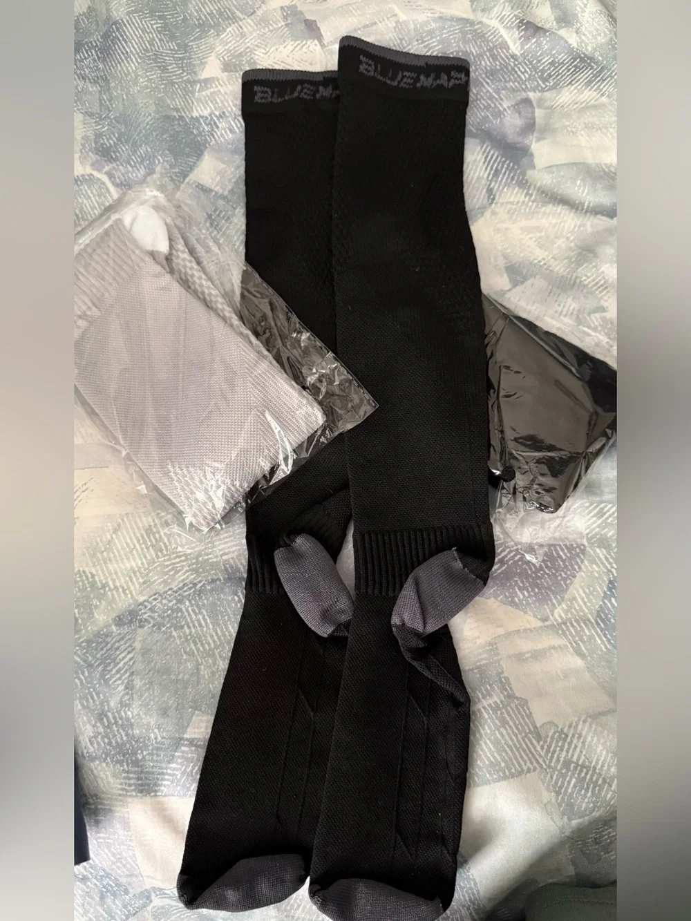 LXL Branded Pack of Black and Light Gray Compression Socks